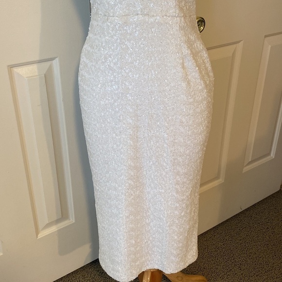 Dress the Population White Sequin V Neck Dress w/ Open Back Size Medium Worn 1X - Picture 4 of 12